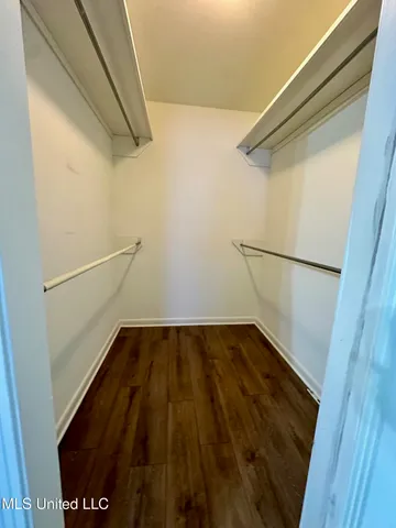 $325,000 | 5018 Riverwood Circle, Jackson, MS 39211