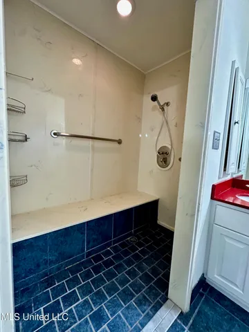 $325,000 | 5018 Riverwood Circle, Jackson, MS 39211