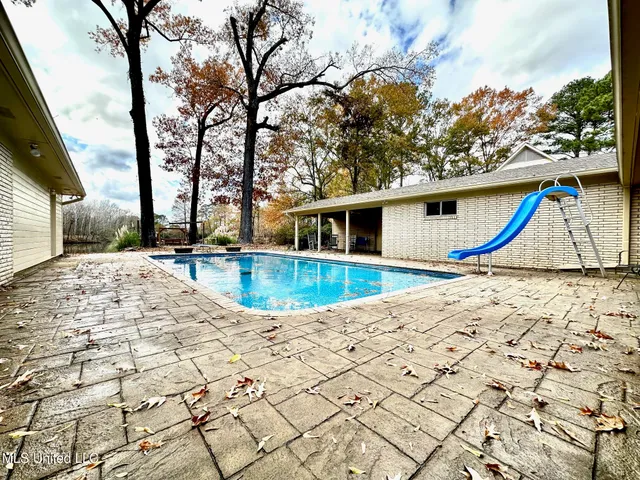 $325,000 | 5018 Riverwood Circle, Jackson, MS 39211