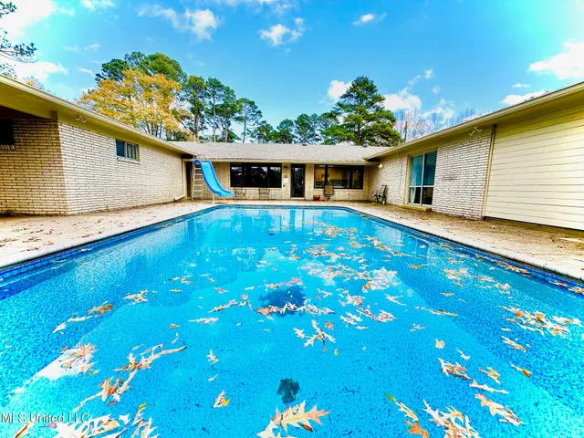 $325,000 | 5018 Riverwood Circle, Jackson, MS 39211