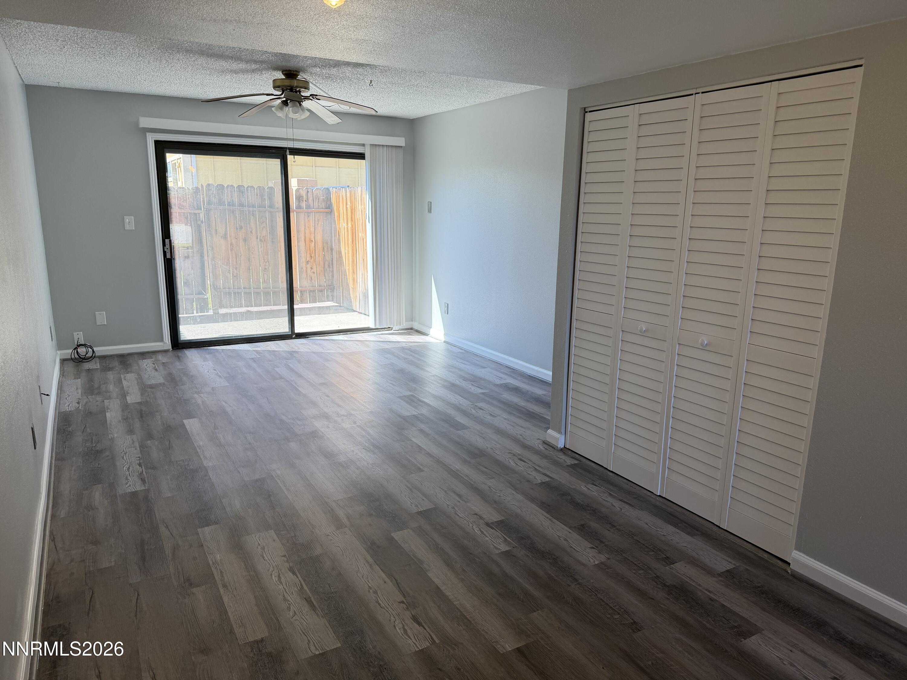 865 Nutmeg Place, Unit 11 Reno, NV 89502 - Photo 9 of 33 IMG_1264