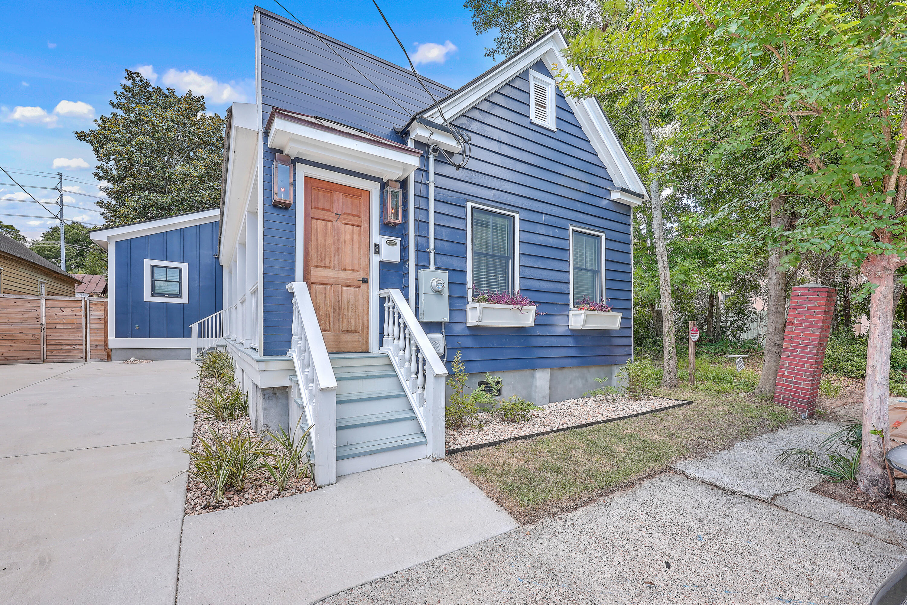 7 Maranda Holmes Street Charleston, SC 29403 - Photo 2 of 29 ZYN_6913_4_5_6_7_8_9