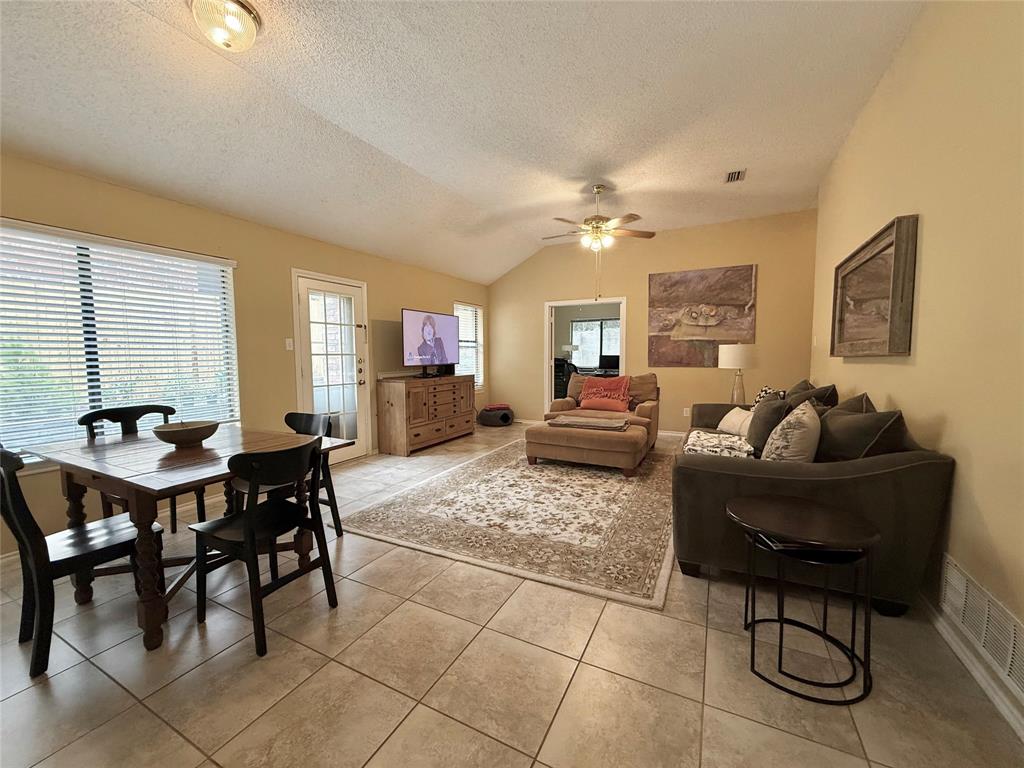 1437 Hampton Road Grapevine, TX 76051 - Photo 22 of 27