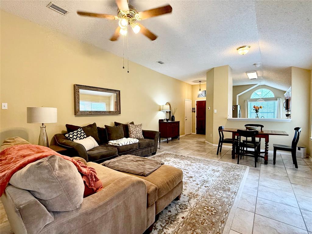 1437 Hampton Road Grapevine, TX 76051 - Photo 6 of 27