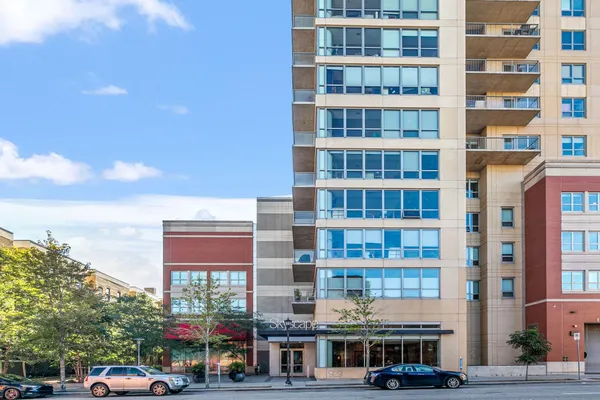 $2,450 | 929 Portland Avenue, Unit 2005, Minneapolis, MN 55404