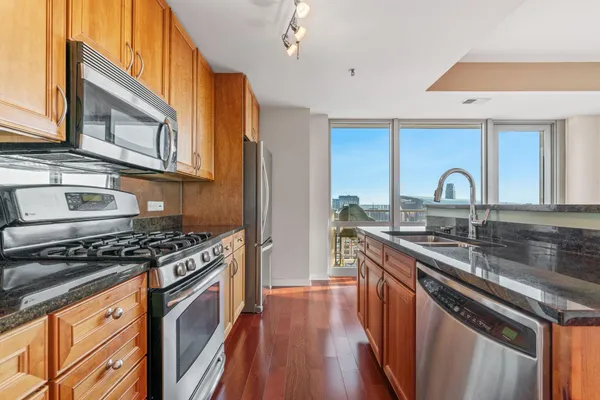 $2,450 | 929 Portland Avenue, Unit 2005, Minneapolis, MN 55404