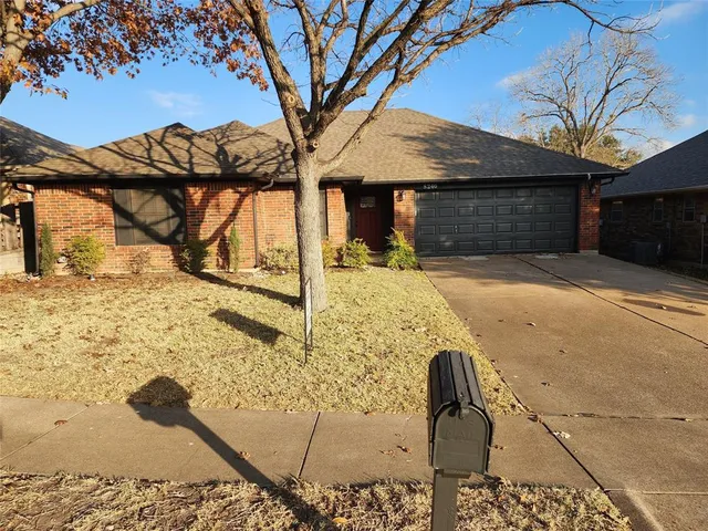 $2,150 | 8240 Willis Lane, Watauga, TX 76148