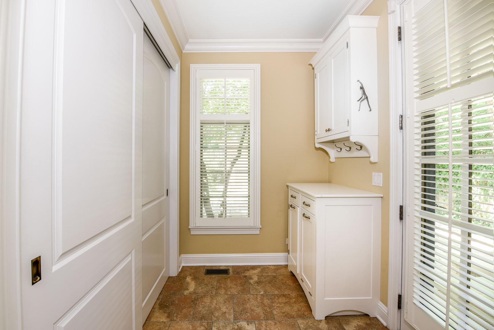 102 Church Road Winnetka, IL 60093 - Photo 21 of 42 a view of utility room with windows