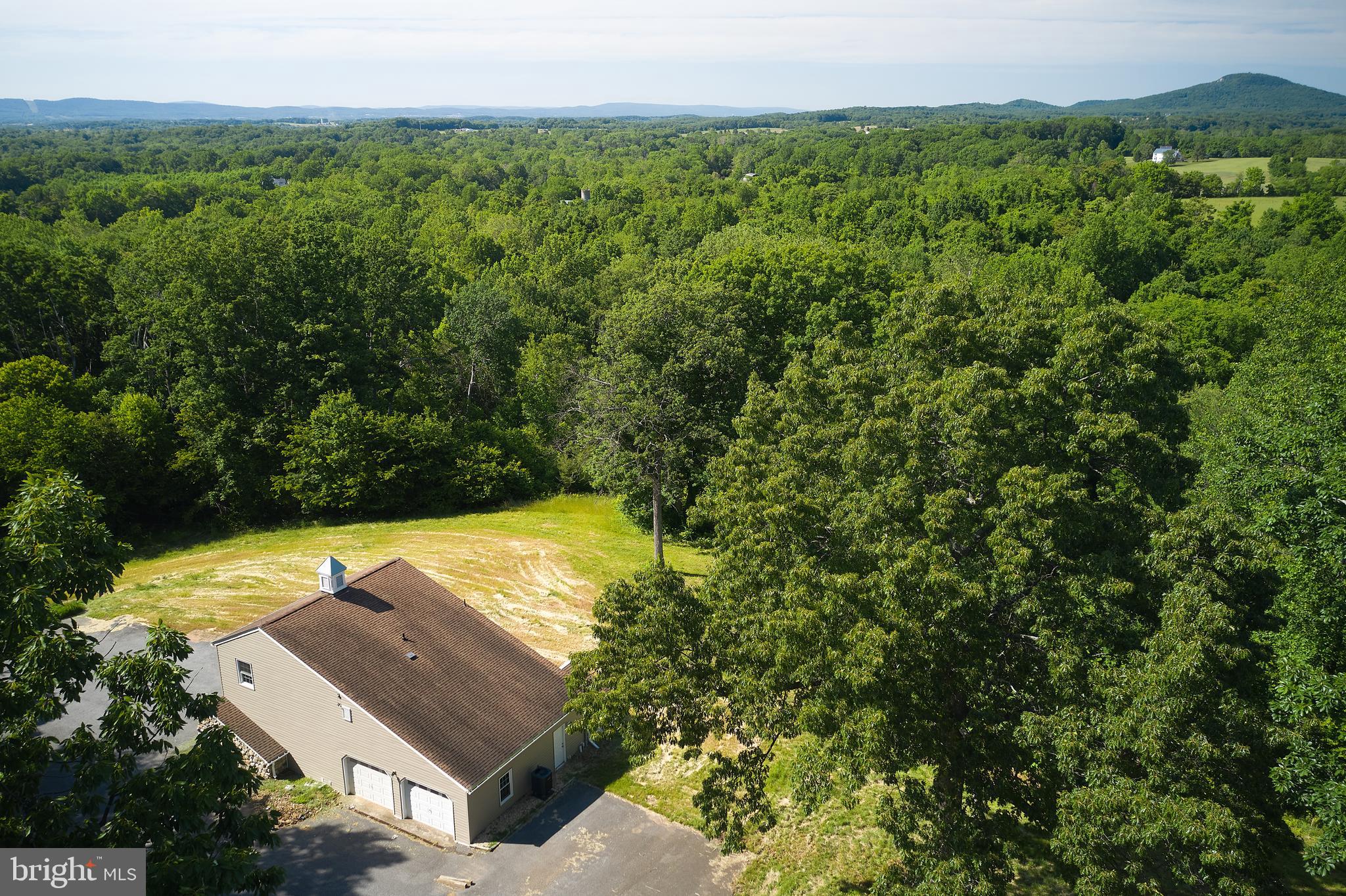 21050 Big Woods Road Dickerson, MD 20842 - Photo 26 of 62 The Lodge