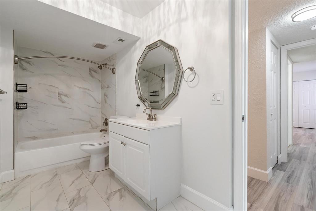 7780 Courtyard Run West Boca Raton, FL 33433 - Photo 13 of 32 Master Bathroom