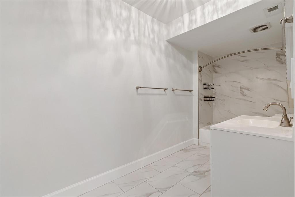 7780 Courtyard Run West Boca Raton, FL 33433 - Photo 14 of 32 Master Bathroom