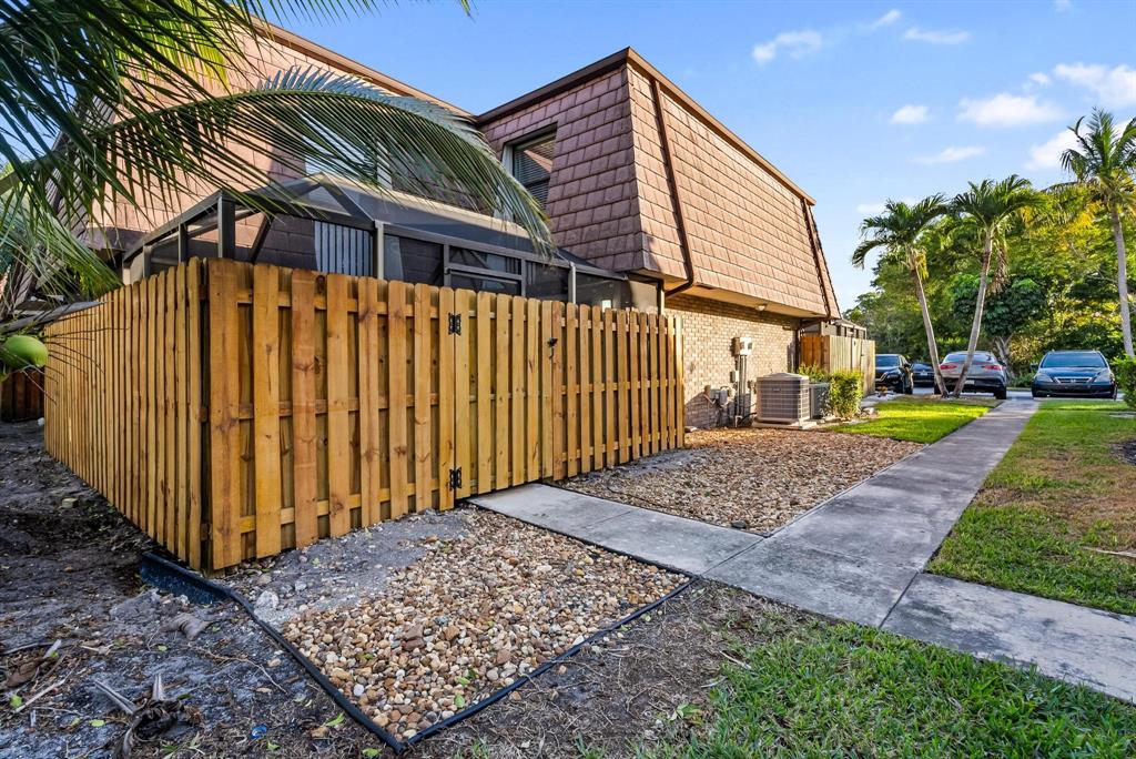 7780 Courtyard Run West Boca Raton, FL 33433 - Photo 22 of 32