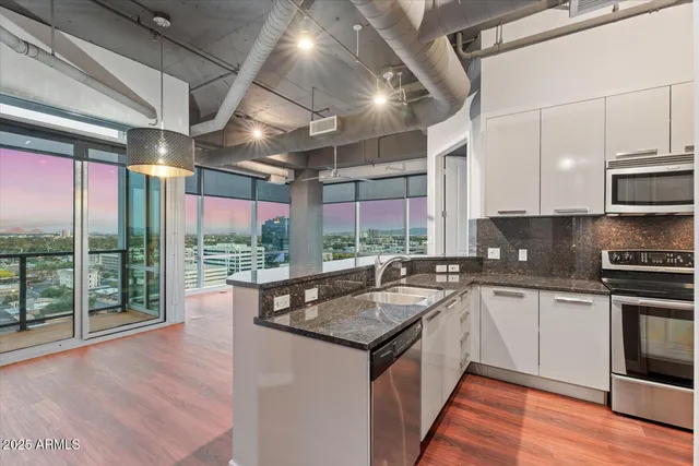 $3,000 | 1 East Lexington Avenue, Unit 1103, Phoenix, AZ 85012