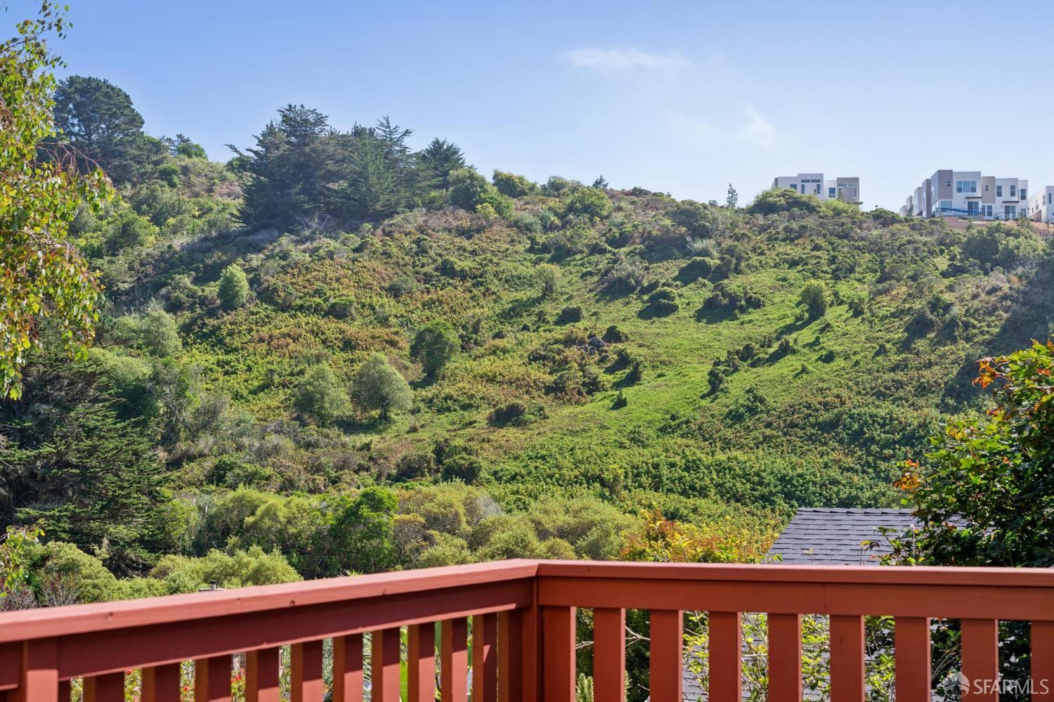 115 Bayview Road Pacifica, CA 94044 - Photo 10 of 67 Gallery Image 10