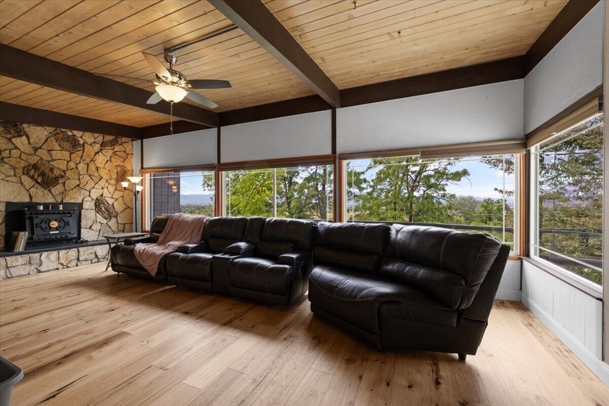 3420 North Foothill Road Medford, OR 97504 - Photo 7 of 31 7