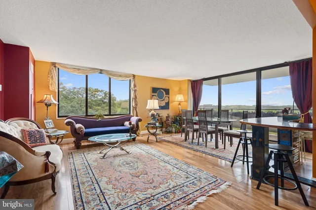 $258,000 | 5225 Pooks Hill Road, Unit 828N, Bethesda, MD 20814