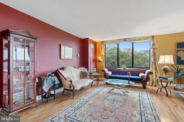 $258,000 | 5225 Pooks Hill Road, Unit 828N, Bethesda, MD 20814