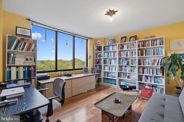 $258,000 | 5225 Pooks Hill Road, Unit 828N, Bethesda, MD 20814