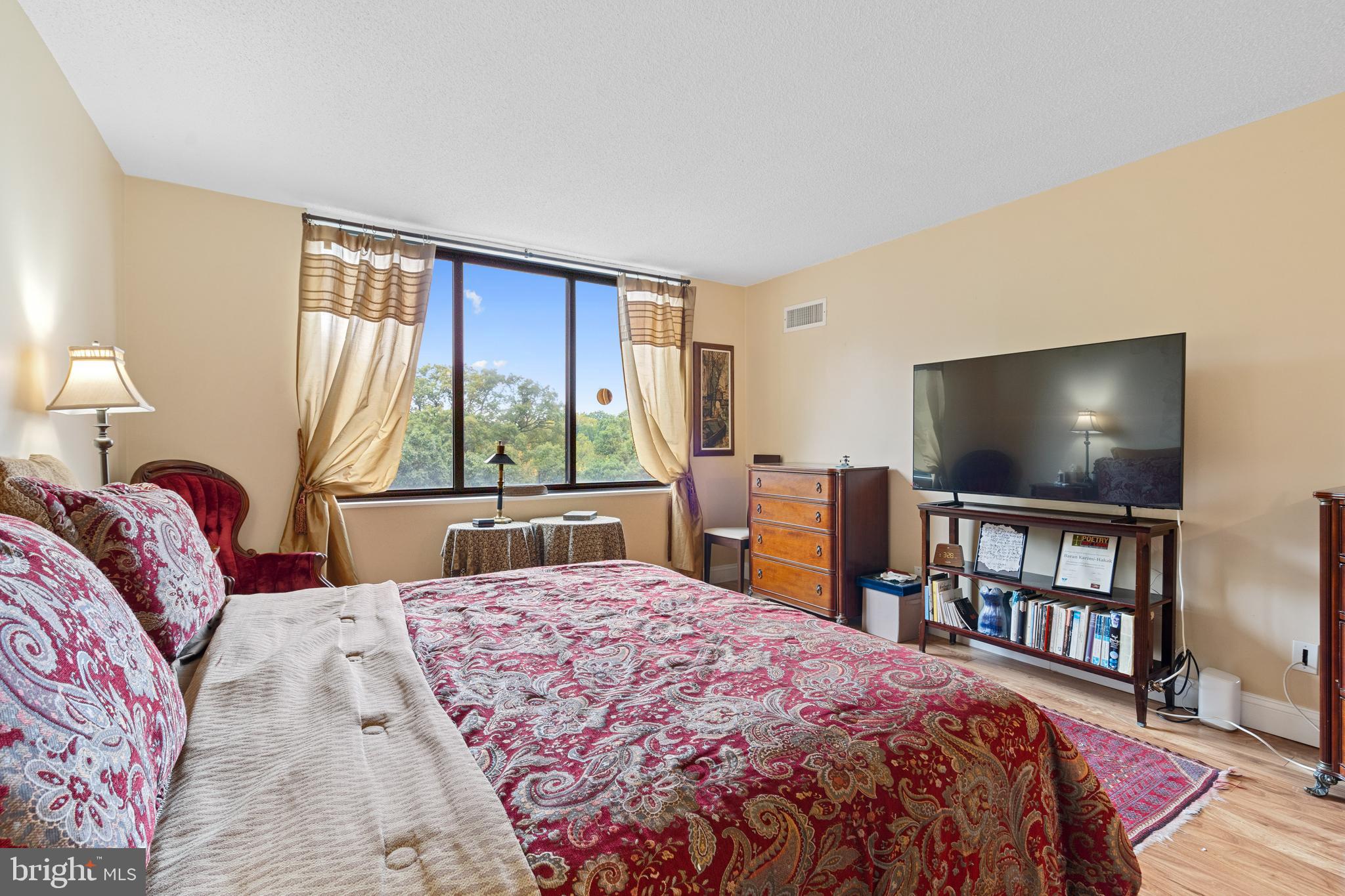 5225 Pooks Hill Road, Unit 828N Bethesda, MD 20814 - Photo 3 of 44 Bedroom