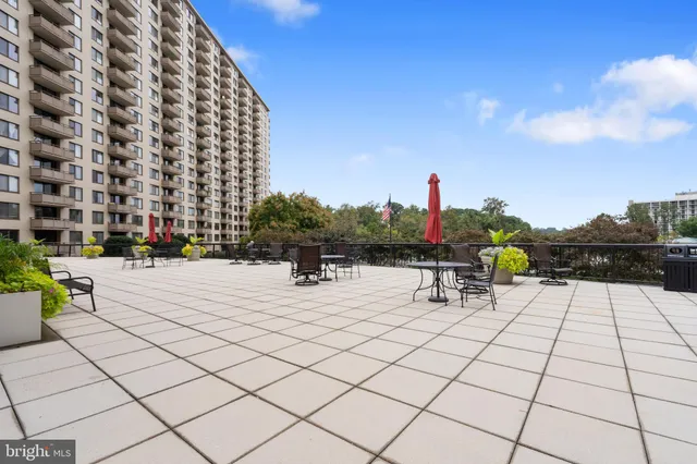 $258,000 | 5225 Pooks Hill Road, Unit 828N, Bethesda, MD 20814