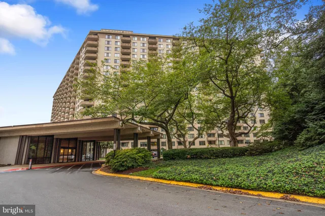 $258,000 | 5225 Pooks Hill Road, Unit 828N, Bethesda, MD 20814