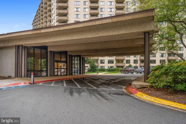 $258,000 | 5225 Pooks Hill Road, Unit 828N, Bethesda, MD 20814