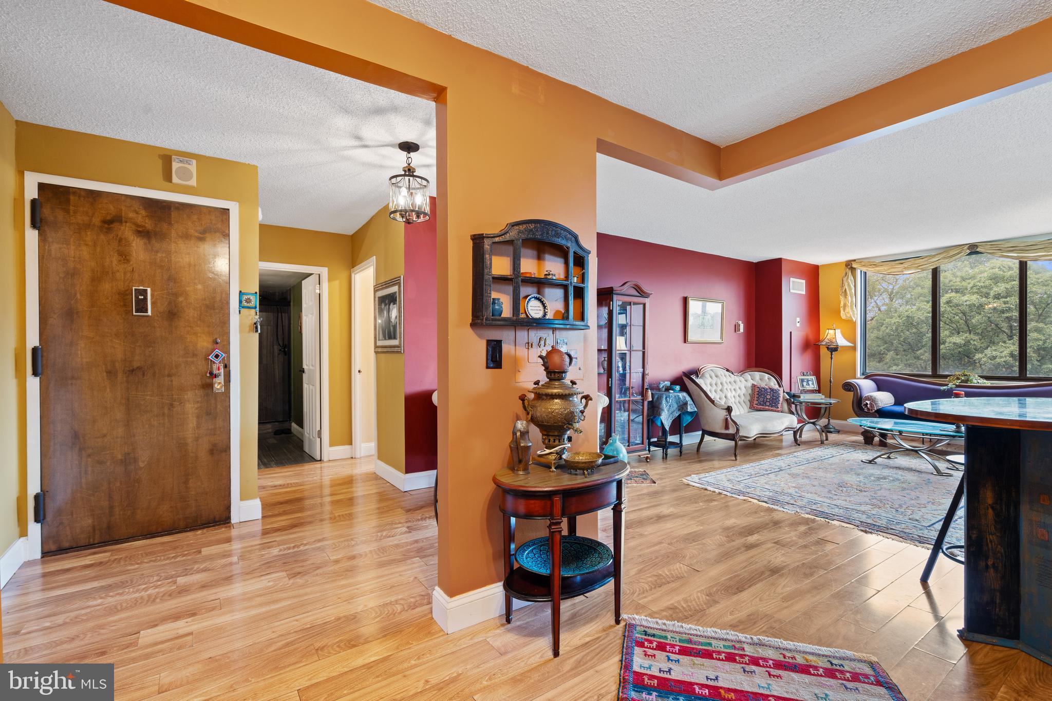 5225 Pooks Hill Road, Unit 828N Bethesda, MD 20814 - Photo 10 of 44 Living room