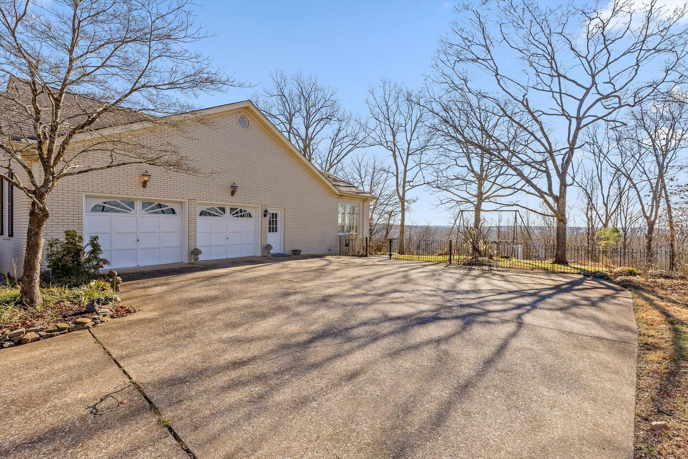 2816 Kell Road Signal Mountain, TN 37377 - Photo 3 of 49 04-Kell-4