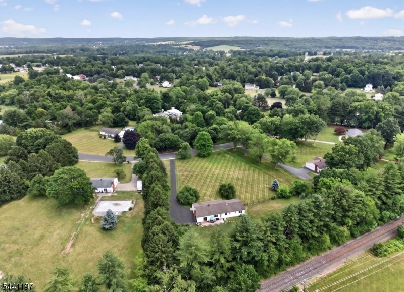 22 Sandra Road Ringoes, NJ 08551 - Photo 7 of 25