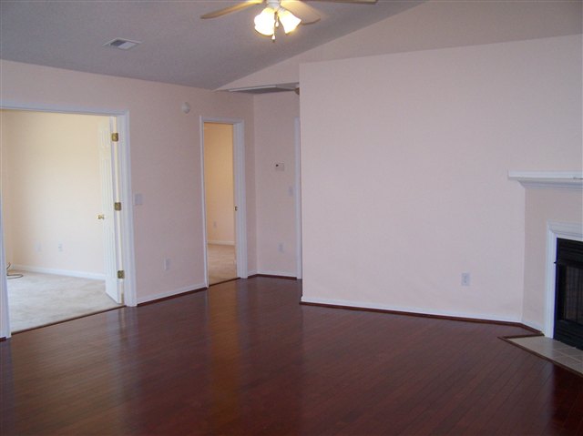 124 St James Court Anderson, SC 29621 - Photo 3 of 14 Gallery Image 3