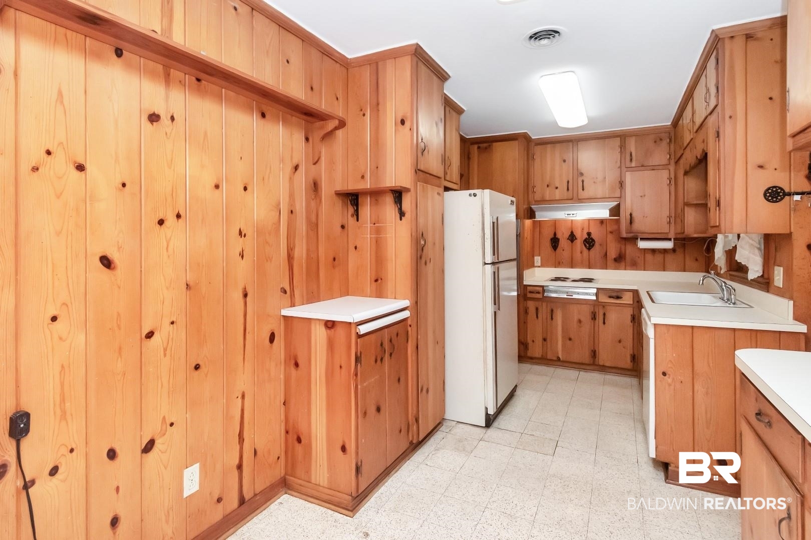 1502 Crestview Drive Mobile, AL 36693 - Photo 17 of 34