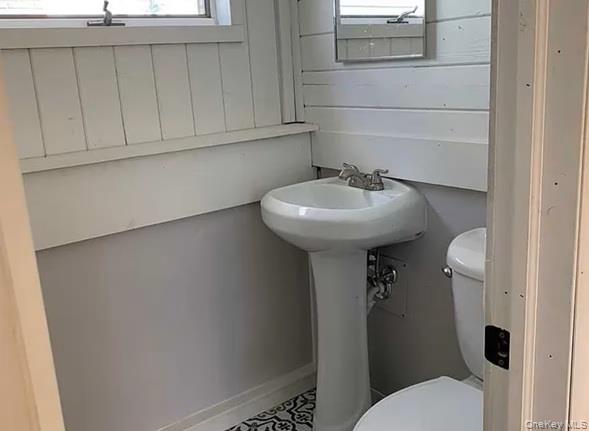 98 N Road Babylon, NY 11702 - Photo 9 of 9