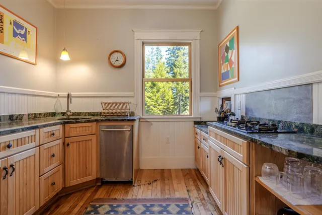 $495,000 | 221 Harbor Road, Swans Island, ME 04685