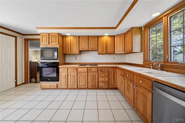 $349,000 | 8300 Decoy Run, Manlius, NY 13104