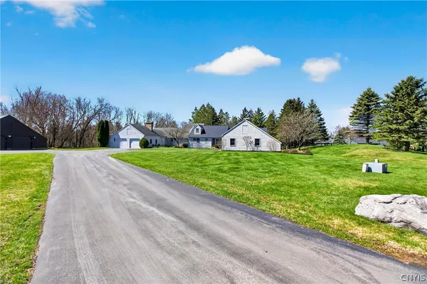 $349,000 | 8300 Decoy Run, Manlius, NY 13104