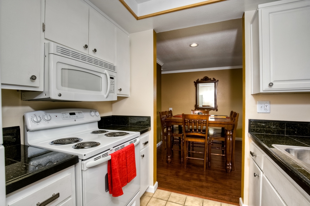 6009 Rancho Mission Road, Unit 216 San Diego, CA 92108 - Photo 11 of 20