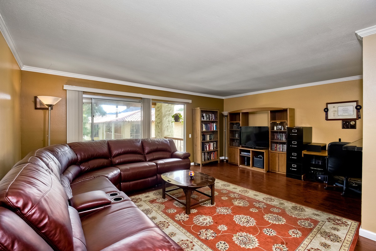 6009 Rancho Mission Road, Unit 216 San Diego, CA 92108 - Photo 3 of 20