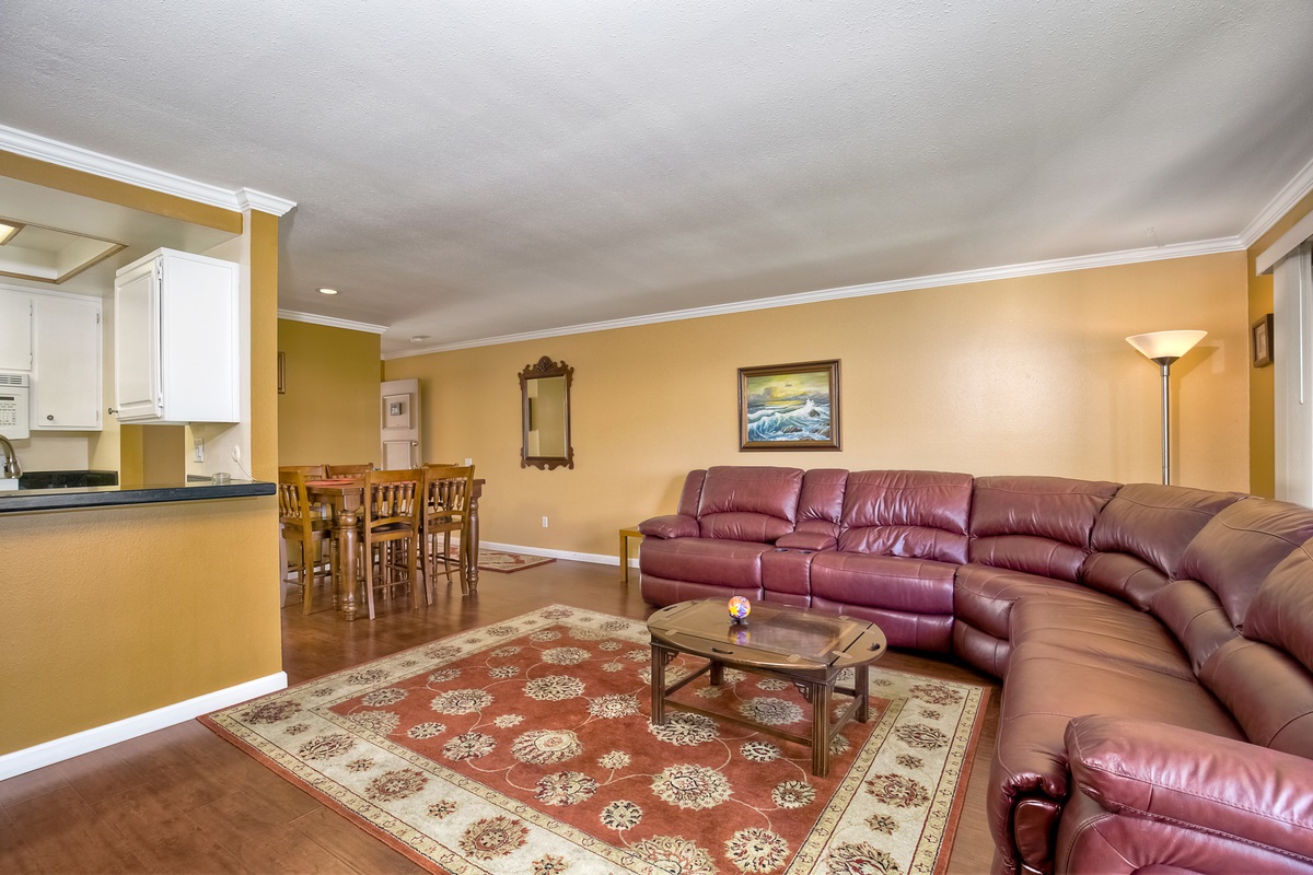 6009 Rancho Mission Road, Unit 216 San Diego, CA 92108 - Photo 4 of 20