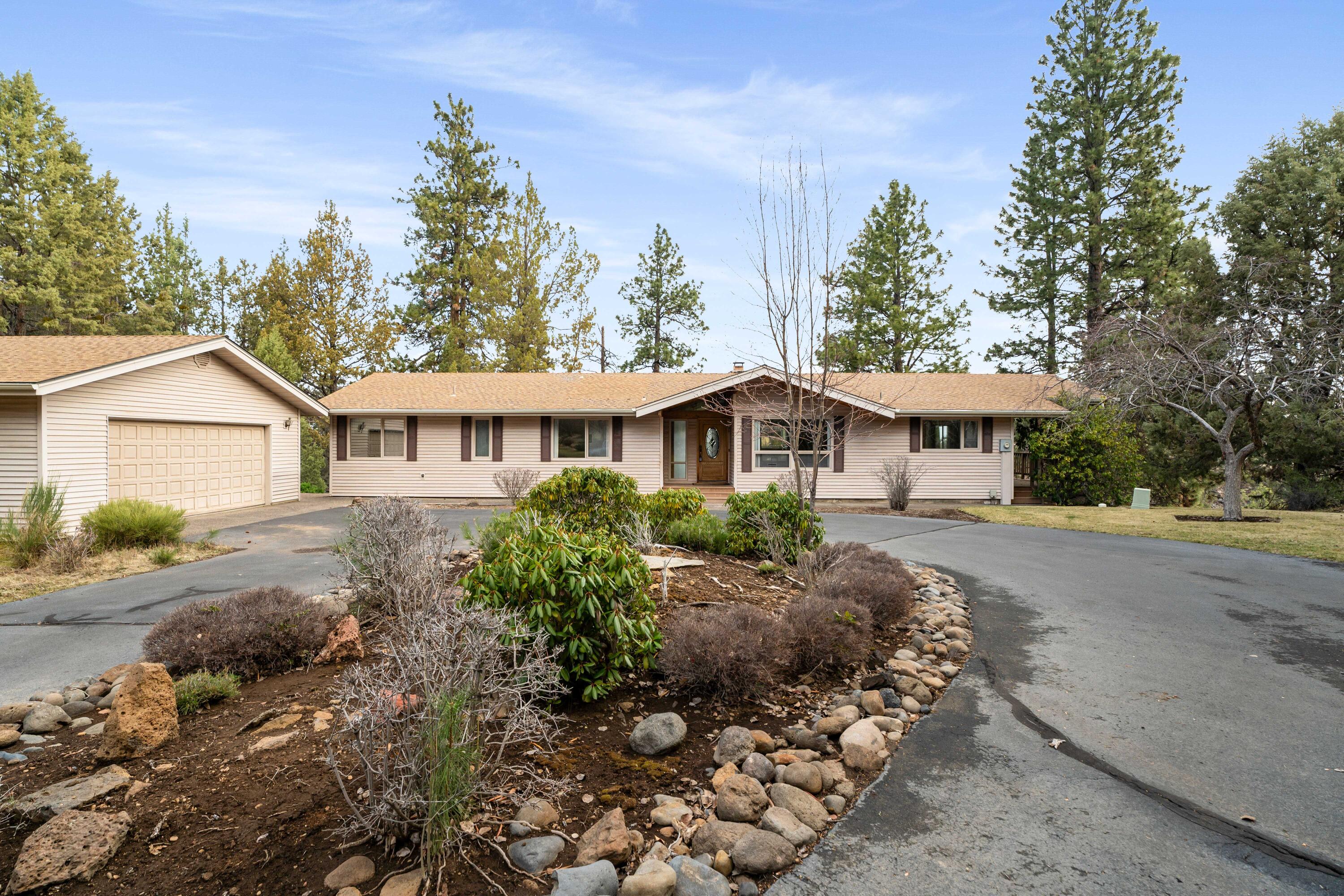 1670 Northwest Putnam Road Bend, OR 97703 - Photo 38 of 40 10-Exterior