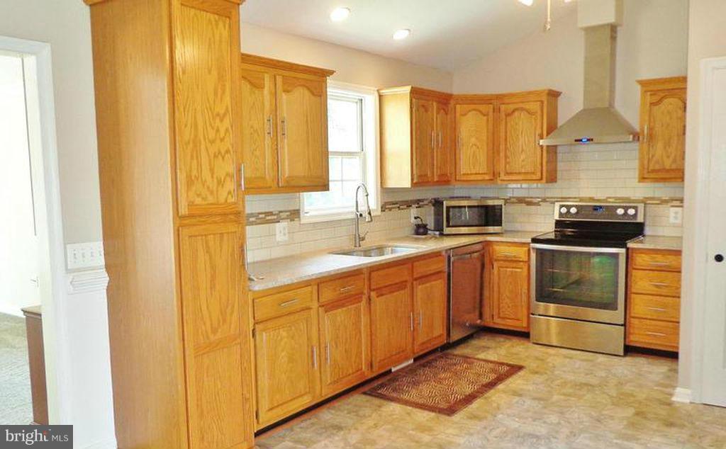 24000 Batna Road Lignum, VA 22726 - Photo 4 of 20 Kitchen