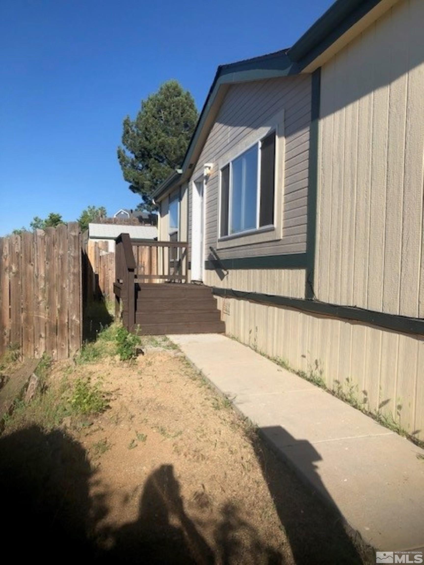4990 Newport Court Reno, NV 89506 - Photo 4 of 22 Photo 4
