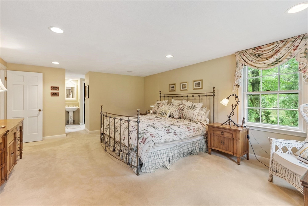 19 Huntingdon Road Lynnfield, MA 01940 - Photo 26 of 39