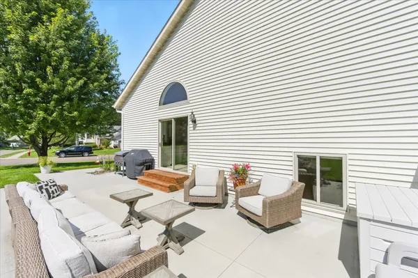 $359,900 | 11166 Nikolas Avenue, Becker, MN 55308