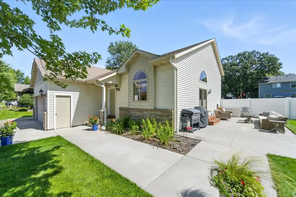 $359,900 | 11166 Nikolas Avenue, Becker, MN 55308