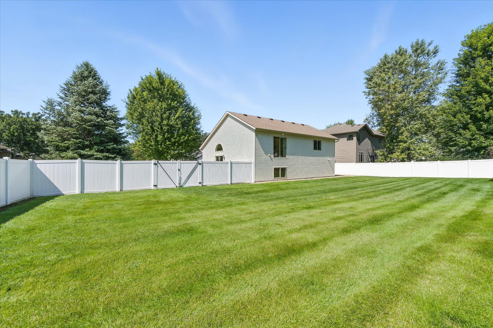 11166 Nikolas Avenue Becker, MN 55308 - Photo 4 of 37