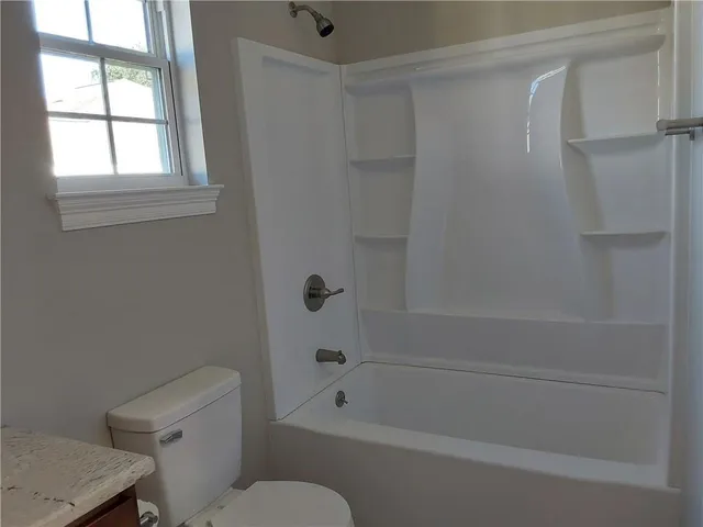 $2,000 | 413 East Prosper Street, Chalmette, LA 70043