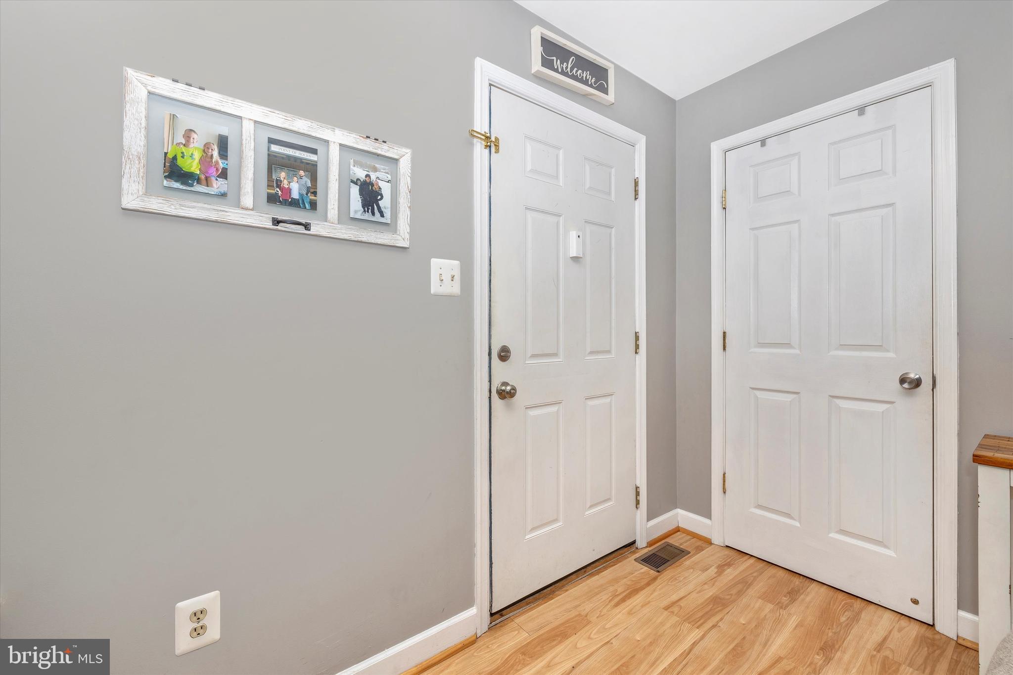 2153 Swains Lock Court Point of Rocks, MD 21777 - Photo 5 of 47 Entryway