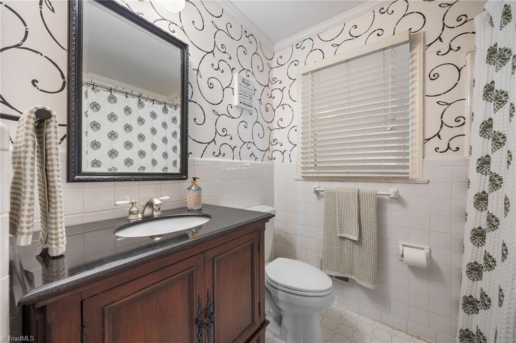 301 Jones Street Graham, NC 27253 - Photo 28 of 42