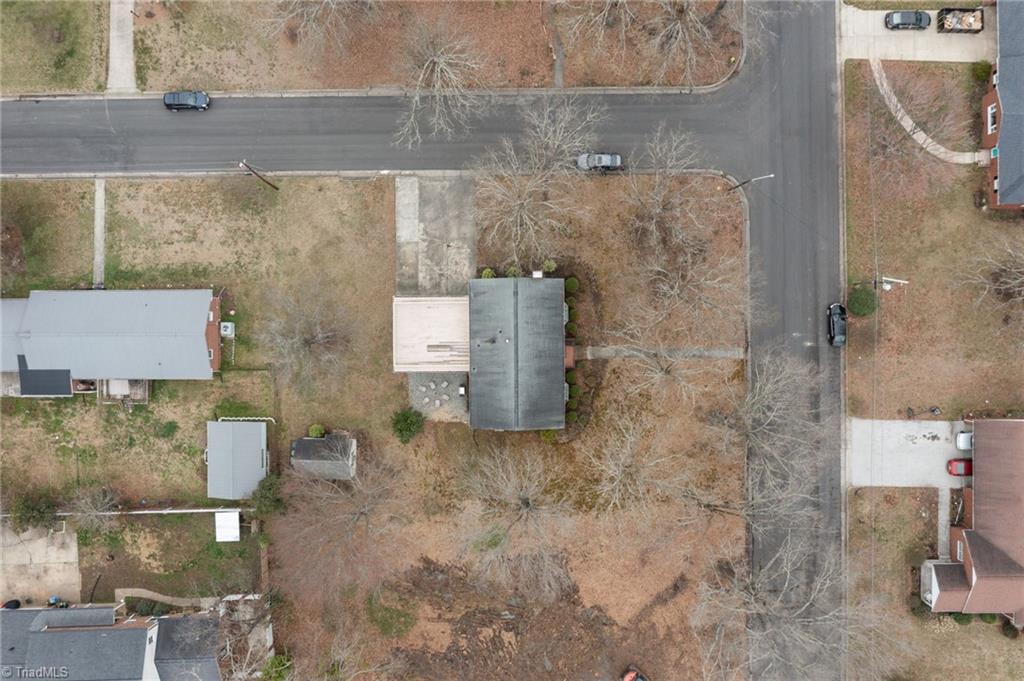 301 Jones Street Graham, NC 27253 - Photo 6 of 42