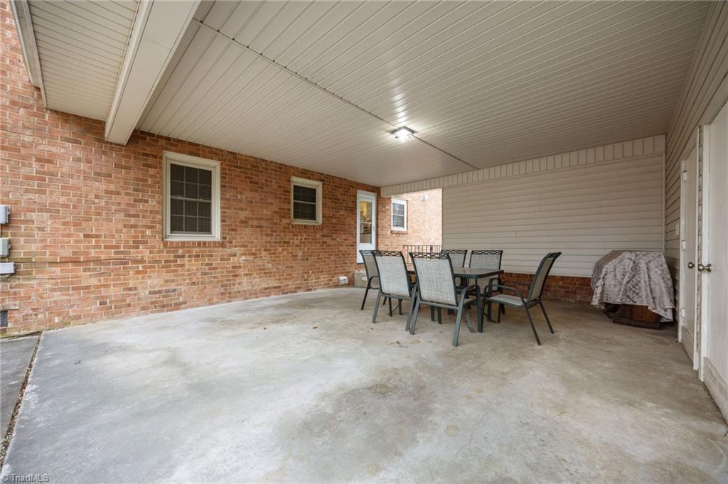 301 Jones Street Graham, NC 27253 - Photo 7 of 42